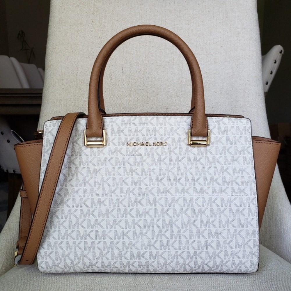 Micheal kors purse ! Brand new with tags